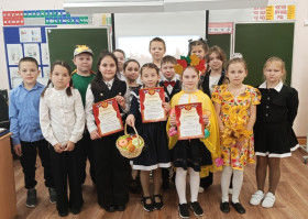 Конкурс чтецов «Есть в осени первоначальной…».